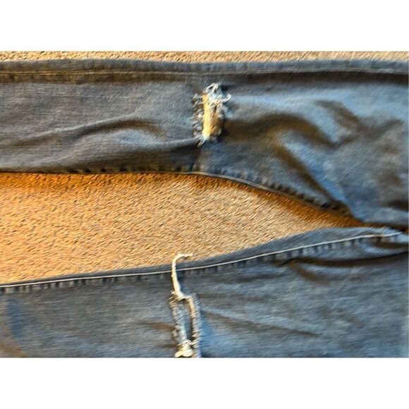 Good American Jeans - Picture 2 of 5